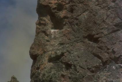 Picnic at Hanging Rock - Rocher en forme de visage
